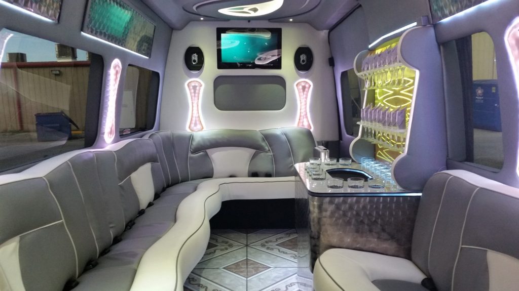 MERCEDES LIMO BUS