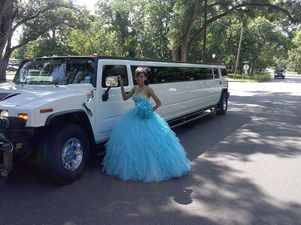 hummer limo for Houston Quinceanera