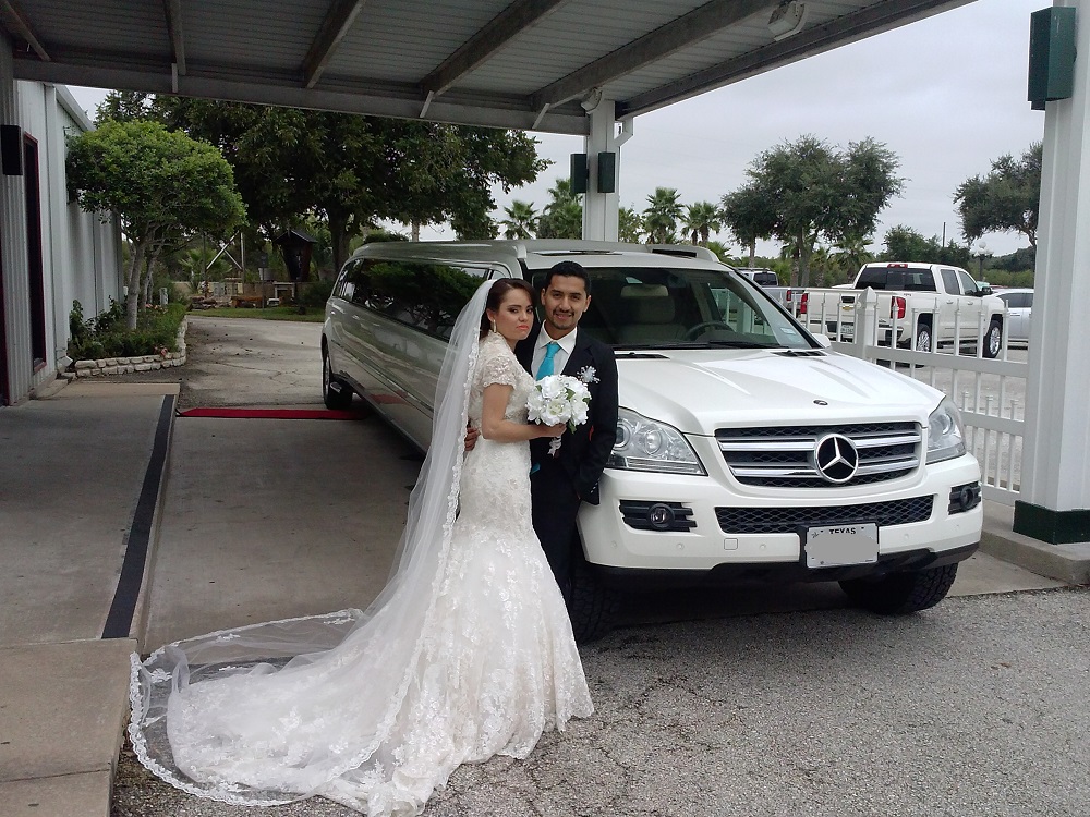 MERCEDES LIMO FOR WEDDINGS