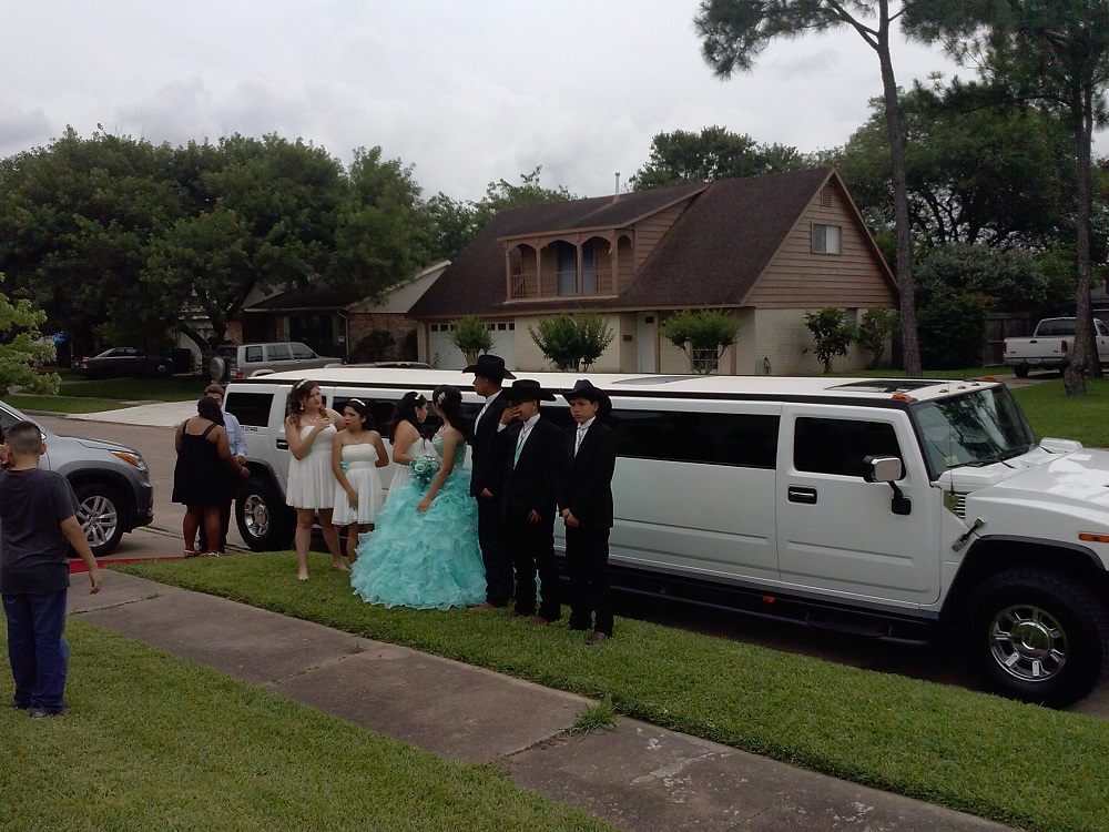 LIMO RIDE FOR QINCEANERA