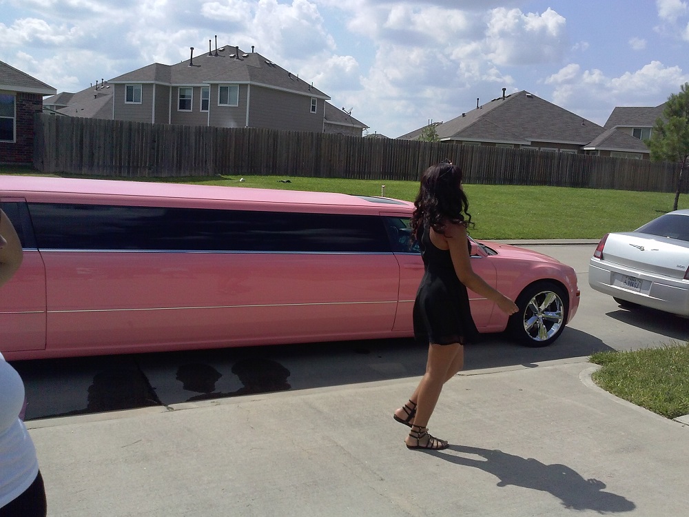 PINK DREAM LIMO FOR BIRTHDAYS | Limo Service Houston Limousine